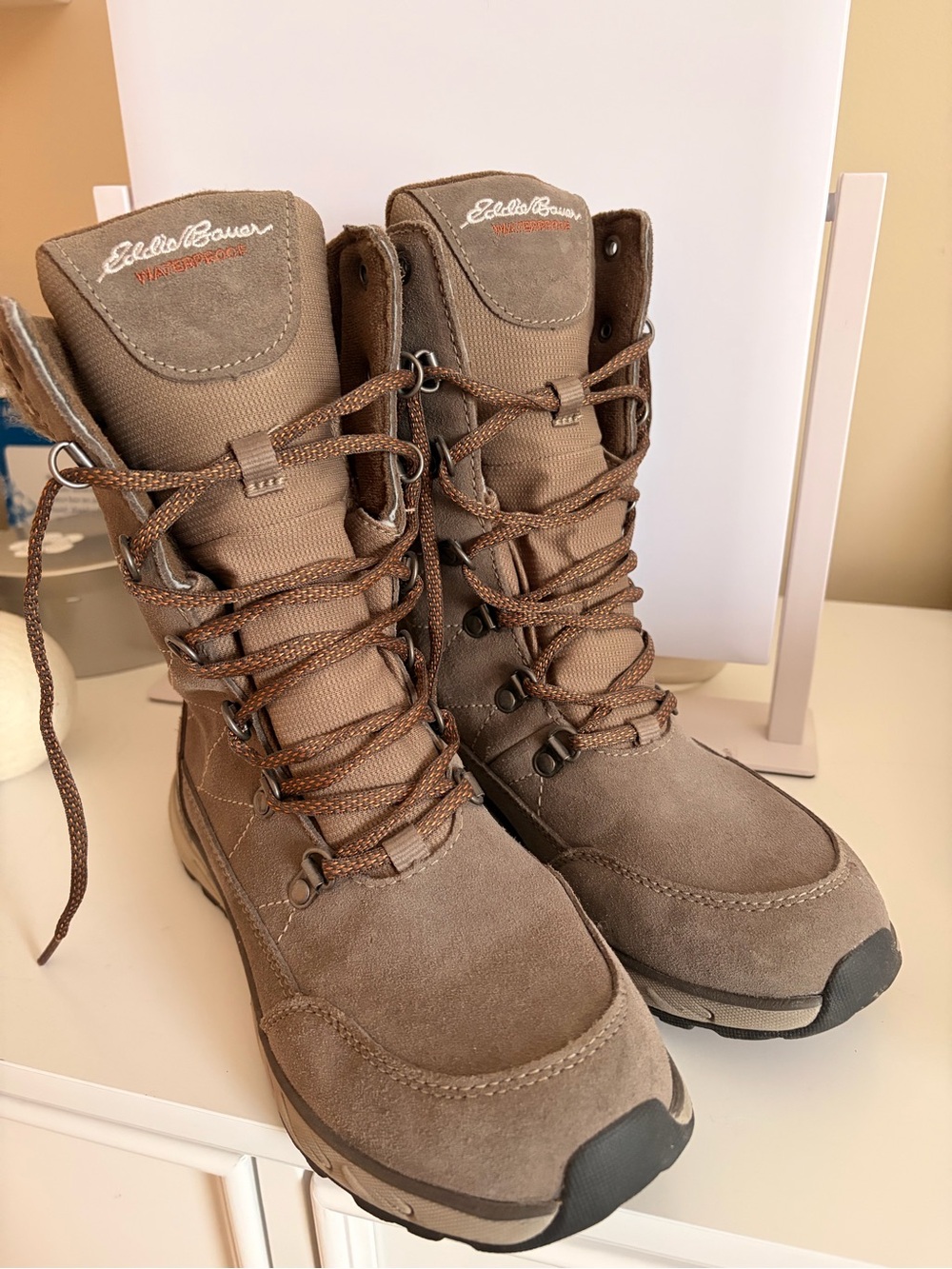 Eddie Bauer Dark Brown Women's Boot Tongue with Size Label